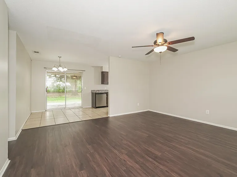5927 Stokes Rd — Photo 3