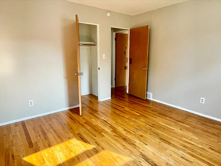 480 N Hawkins Ave — Photo 10