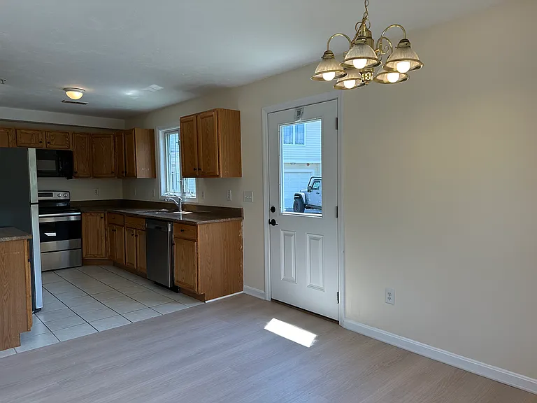 525 Water St #4 — Photo 6