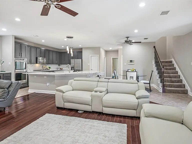 8812 Bluffcreek Ln — Photo 12