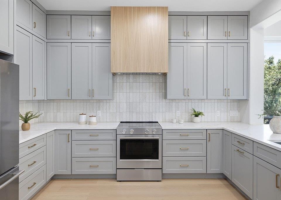 1st image of 3009 Brittany Point Ln