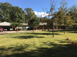 220 Pine Ridge Dr, Louisville, MS 39339