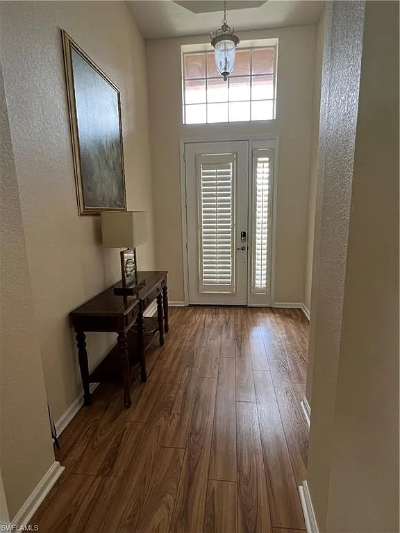 3 bed, 2.0 bath, 1939 sqft, $4,500 — Photo 2