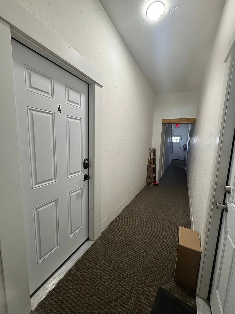 704 North Kittitas Street — Photo 4