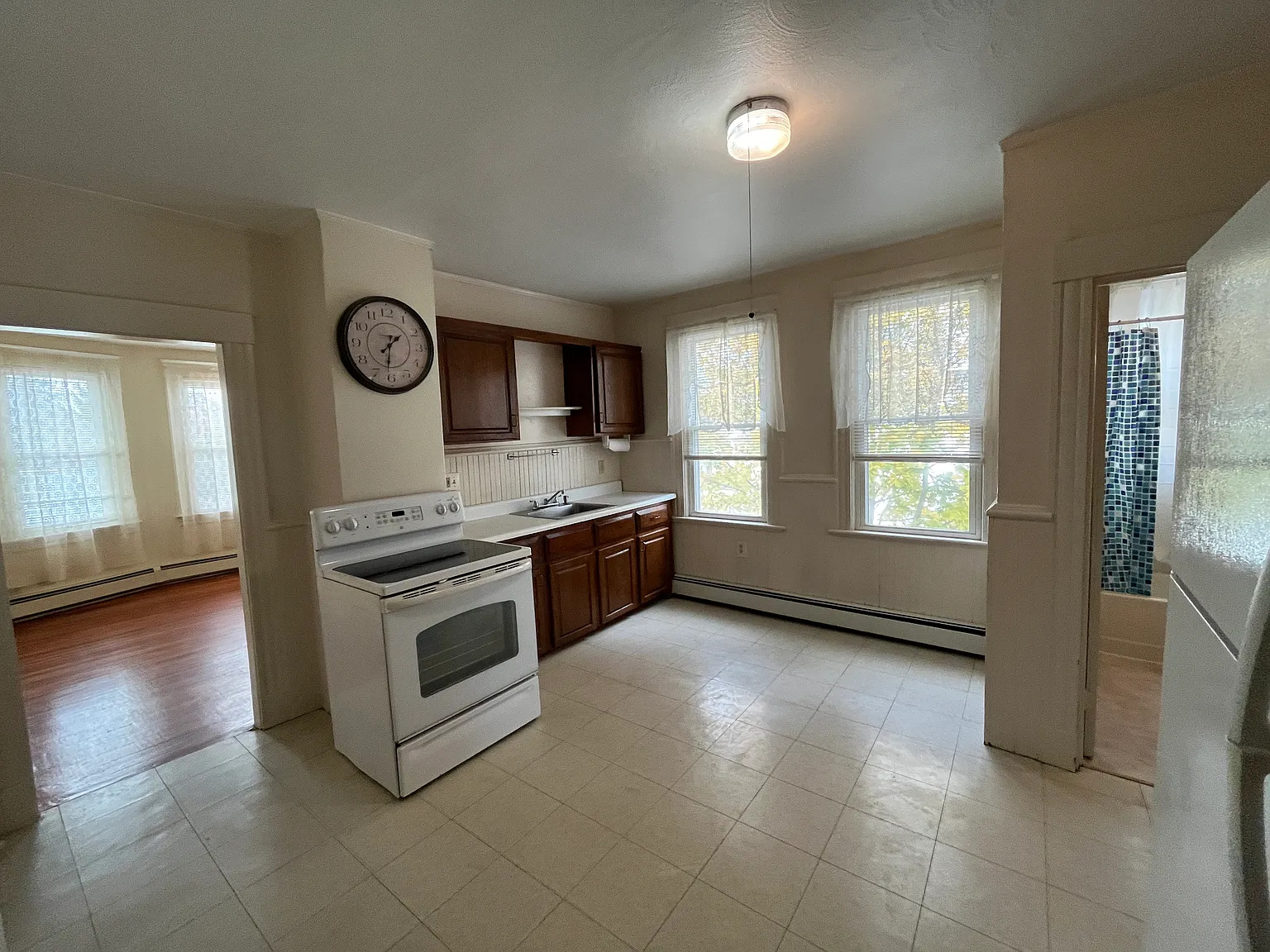109 Holl St — Photo 4