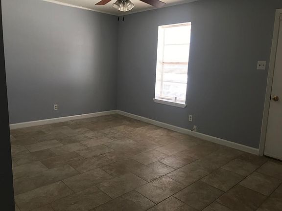 3rd image of 108 Douglas Dr