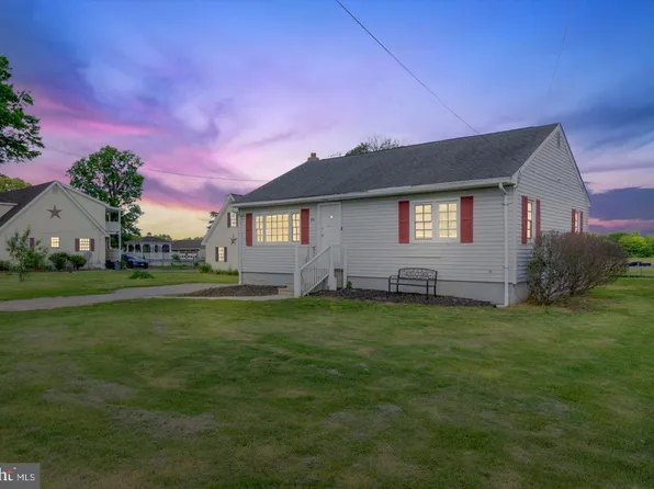 370 S Hook Rd, Pennsville, NJ 08070