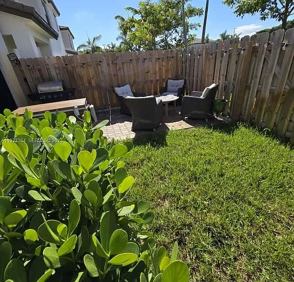 200 SW 159th Pl #TOWNHOUSE — Photo 6