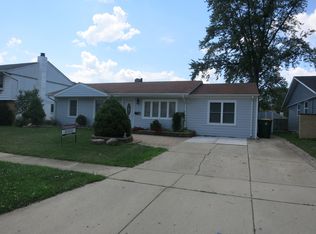 36 Hawthorne Ln, Streamwood, IL