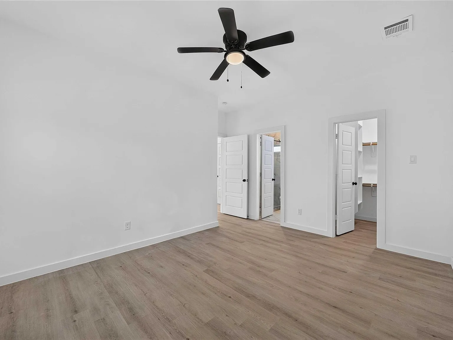 3 bed, 2.5 bath, 1236 sqft, $1,800 — Photo 4