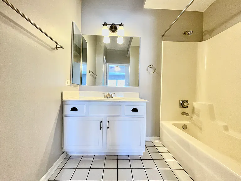 13841 Cambridge Cir — Photo 18