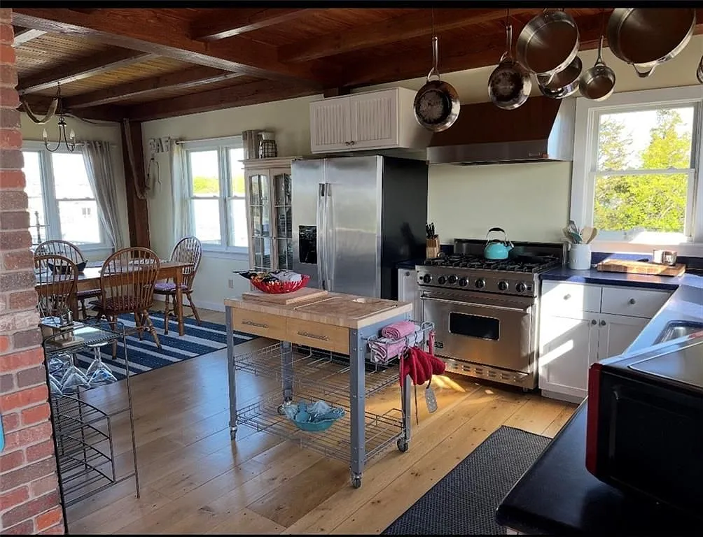 1 bed, 2.0 bath, 1750 sqft, $3,500 — Photo 2