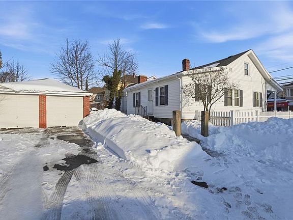 3rd image of 957 Mineral Spring Ave
