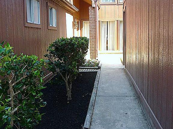 2nd image of 15822 Stonehaven Dr