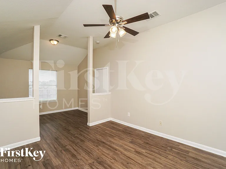 8422 Cherisse Dr — Photo 10