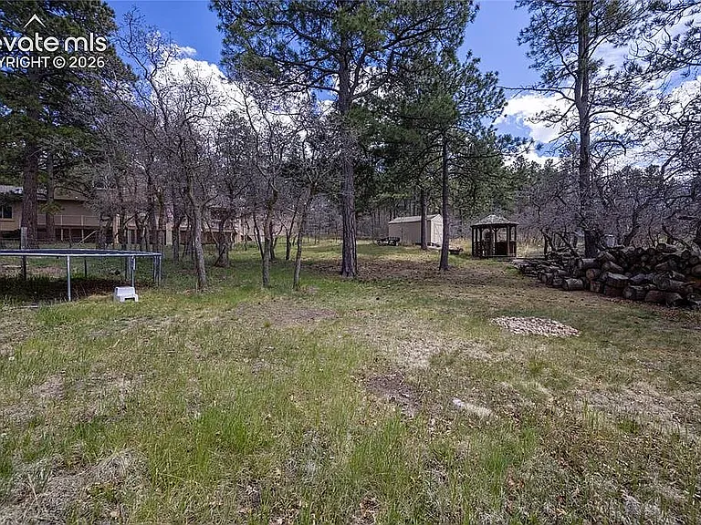 975 Tari Dr — Photo 10