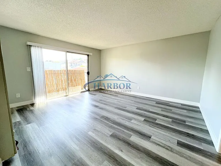 2315 S Grand Ave #12 — Photo 7
