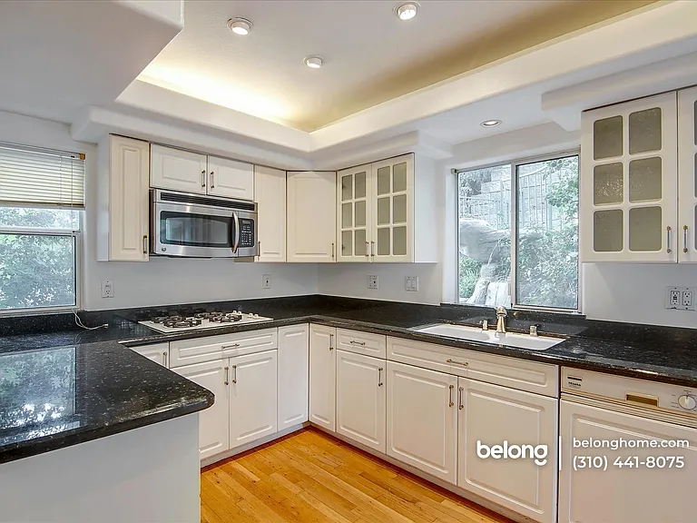 8527 Wonderland Ave — Photo 22