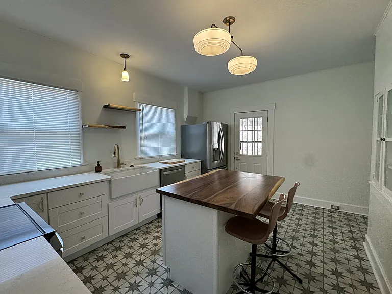 1606 Hawthorne St — Photo 21