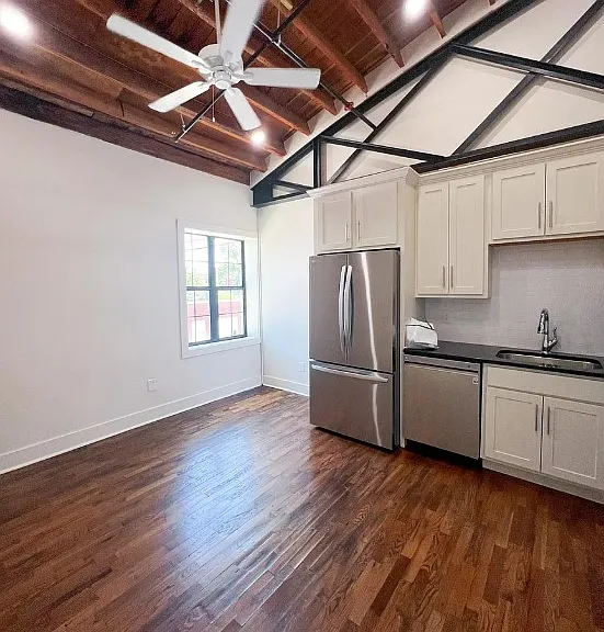 1201 N Central St — Photo 11