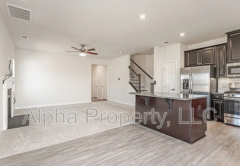 300 Huntingdale Pl — Photo 7