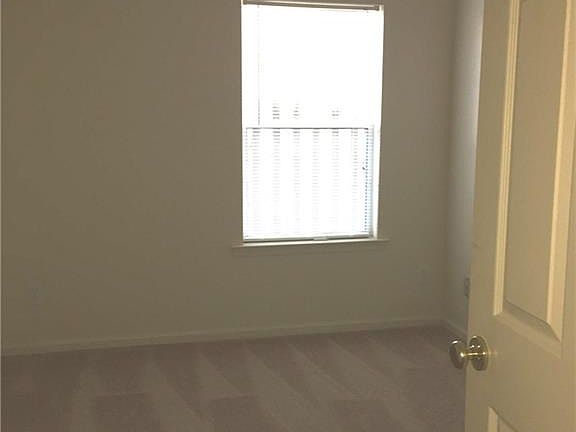 3rd image of 101 Alice Ct