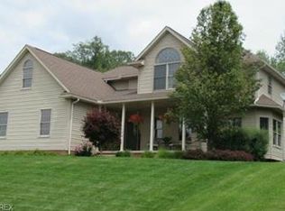 445 Deer Park Dr NE, New Philadelphia, OH 44663