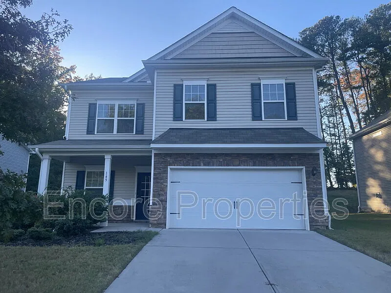 4 bed, 2.5 bath, 2600 sqft, $2,350 — Photo 1