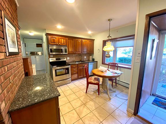 3rd image of 74 Palm Ln