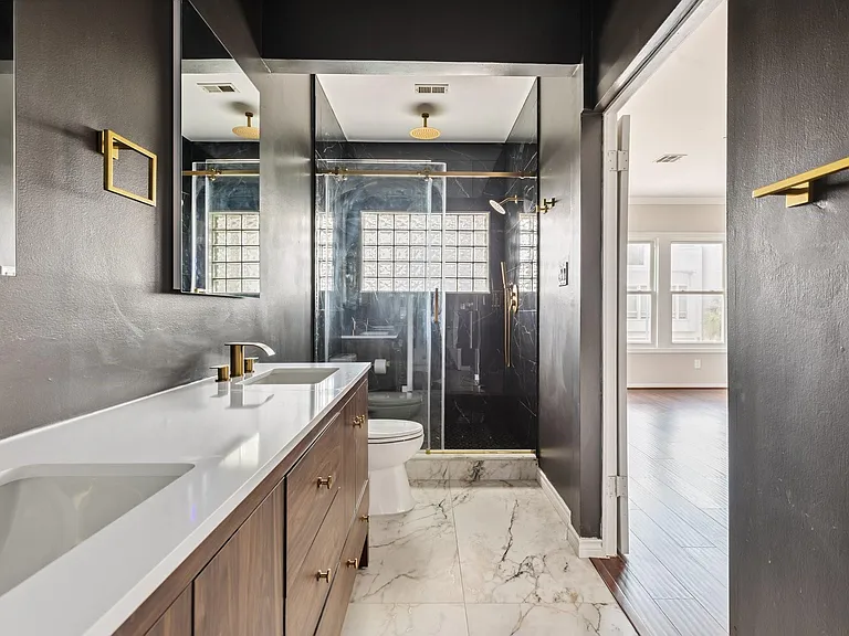 601 Sandman St — Photo 18