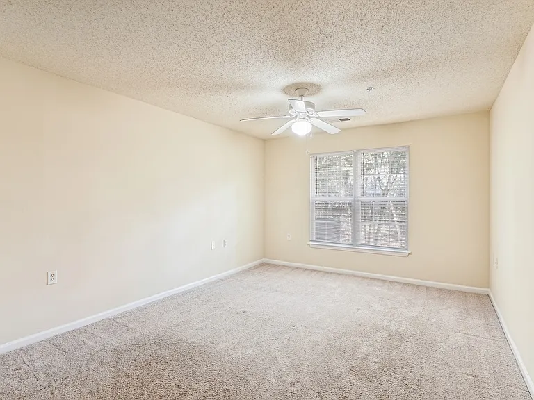 Woodland Crossing Apartment Homes — Photo 2