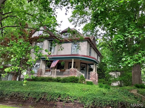 320 N 4th St, Greenville, IL 62246
