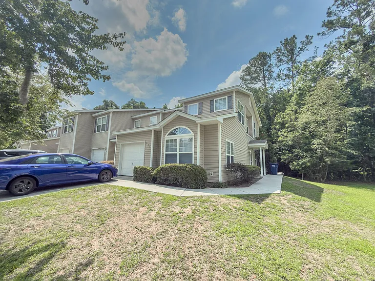 251 Grand Oaks Dr — Photo 2