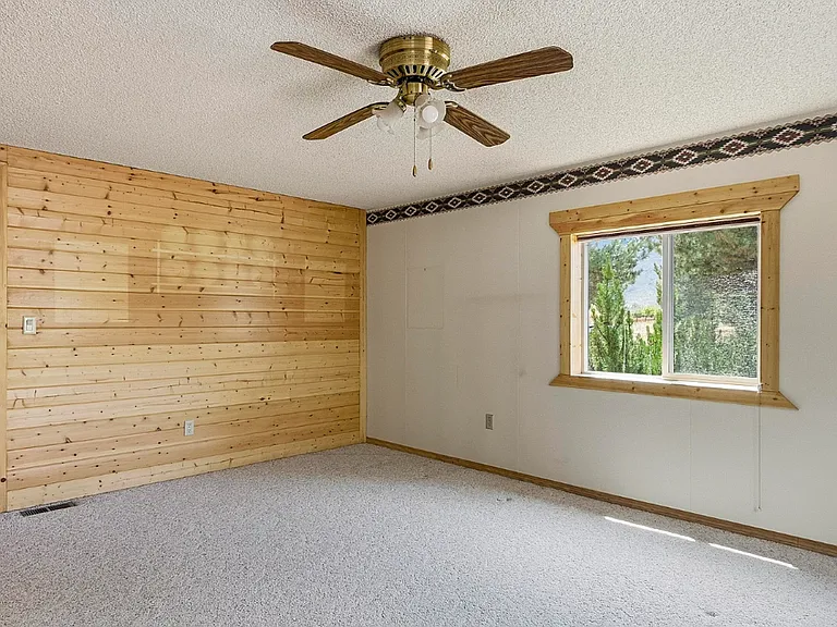 408 N Harmony Dr — Photo 9