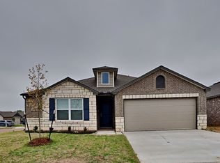 4000 Dutch Ln, Mustang, OK 73064