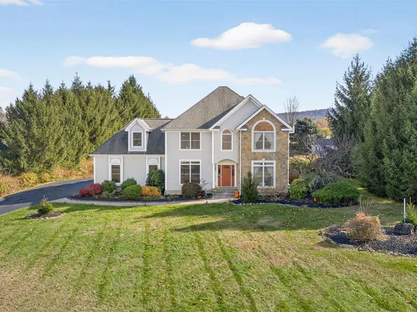 45 Wintergreen Place, Hopewell Junction, NY 12533