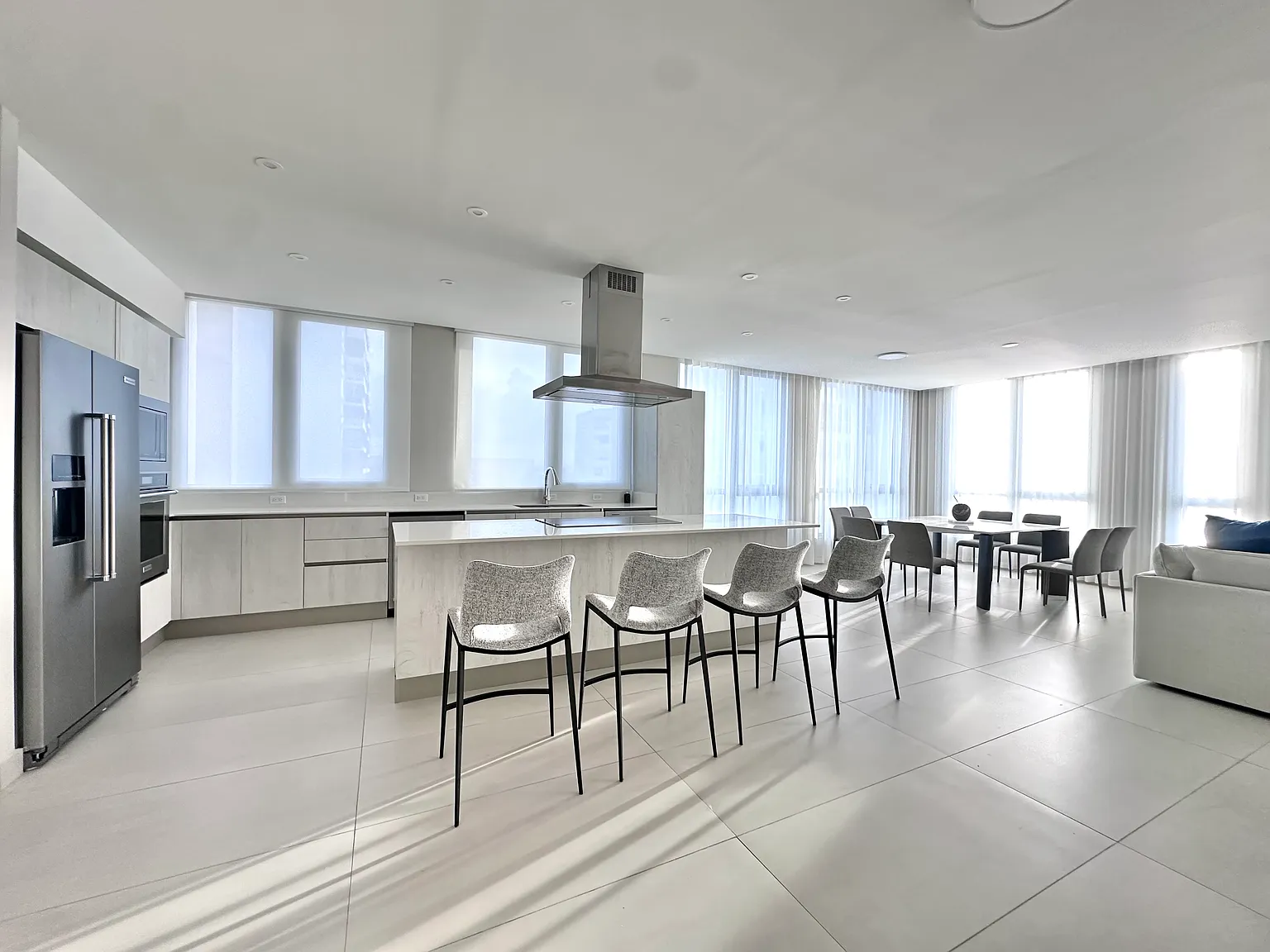 2 bed, 2.5 bath, 1400 sqft, $10,000 — Photo 1