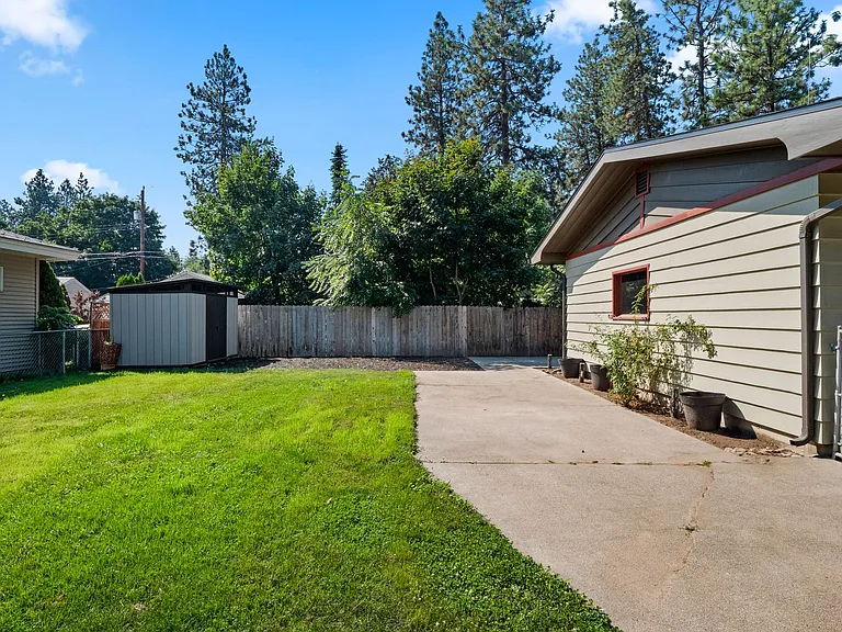 3104 E 35th Ave — Photo 32