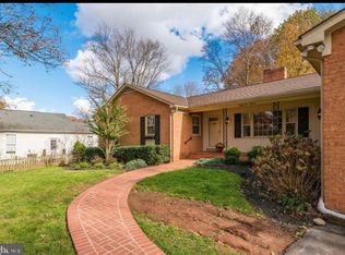 8515 Thomas Dr, Manassas, VA 20110
