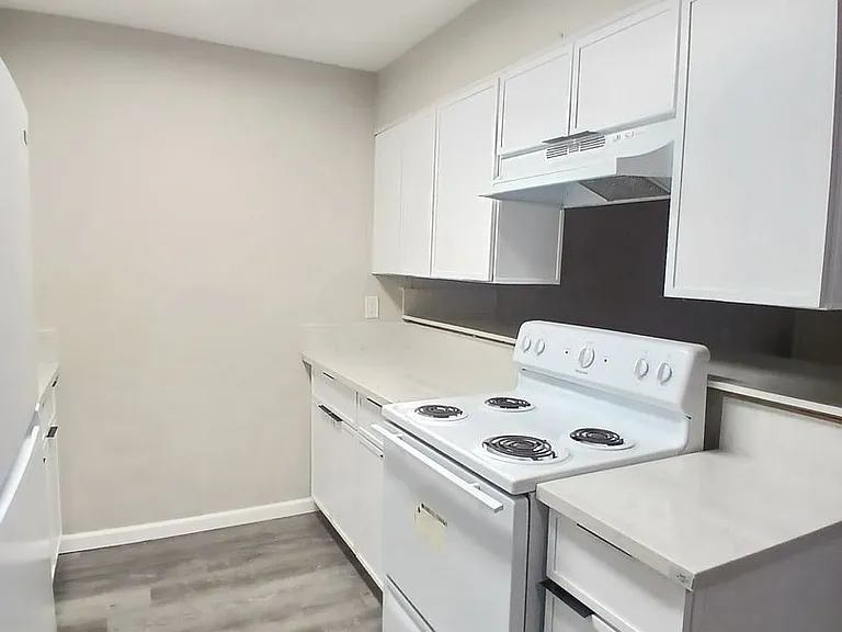 455 W Orange Ave — Photo 6