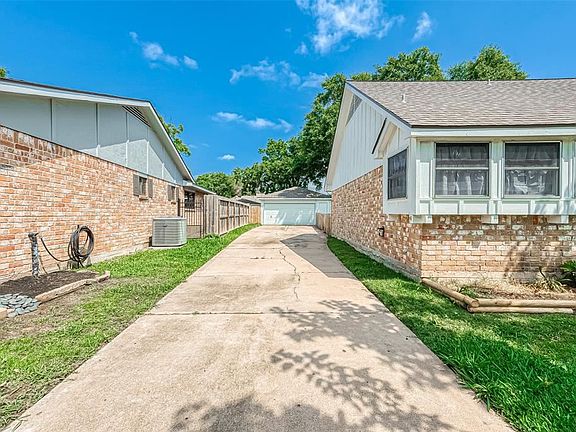 2nd image of 13546 Brook Hollow Dr