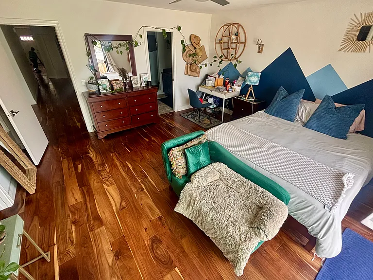 2064 Glasgow Ave — Photo 17