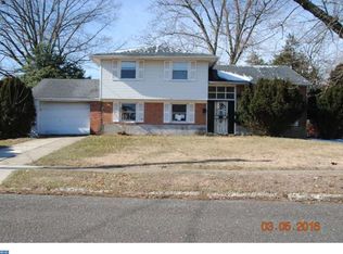 16 Green Tree Rd, Stratford, NJ 08084