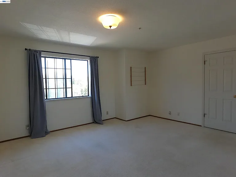 19179 Alpha Ct — Photo 15