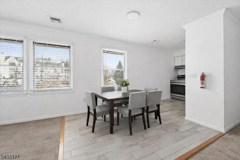 2 bed, 1.5 bath, $1,800 — Photo 2