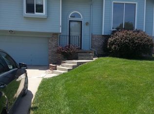15221 Valley St, Omaha, NE 68144