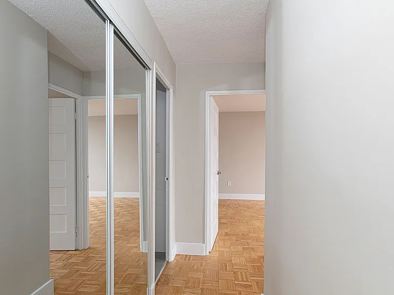 666 Spadina Ave — Photo 25