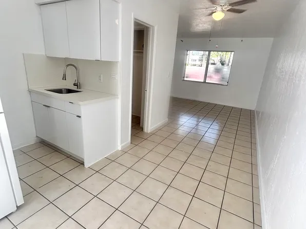 21 Alhambra Cir APT 6, Miami, FL 33134