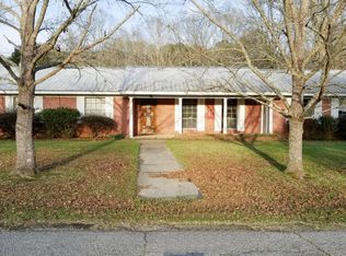108 Walnut Ave, Seminary, MS 39479