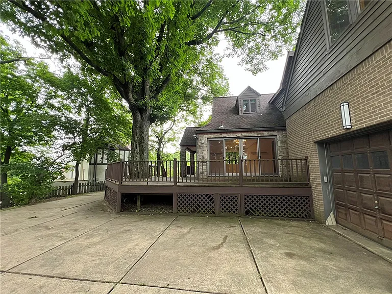 127 Westland Dr — Photo 35